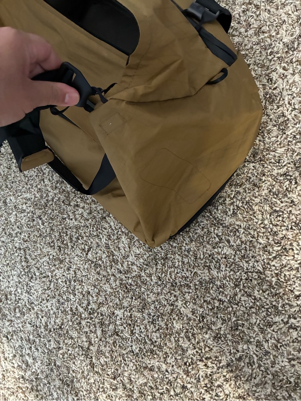 Peak design x Huckberry 35L coyote tan duffel bag - Picture 7 of 8
